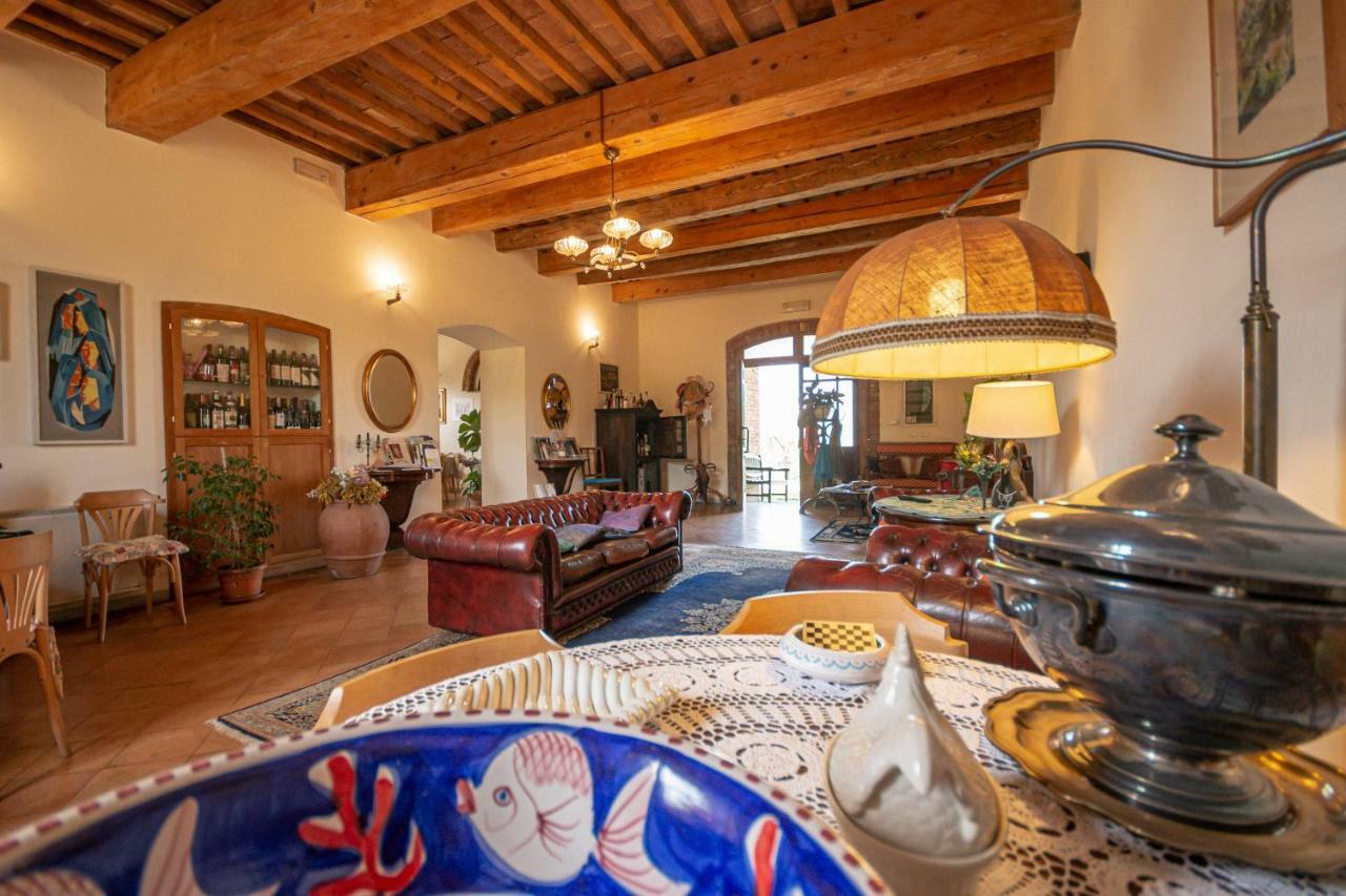 Agriturismo Casa Montecucco Giuncarico Exteriör bild